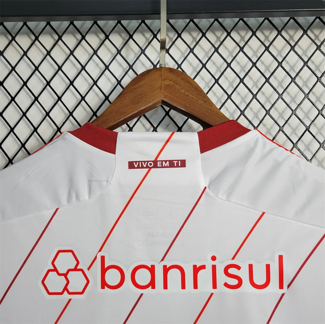 23-24 Internacional away 7