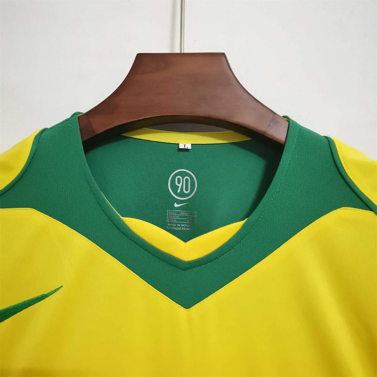 2004 Brazil home 12