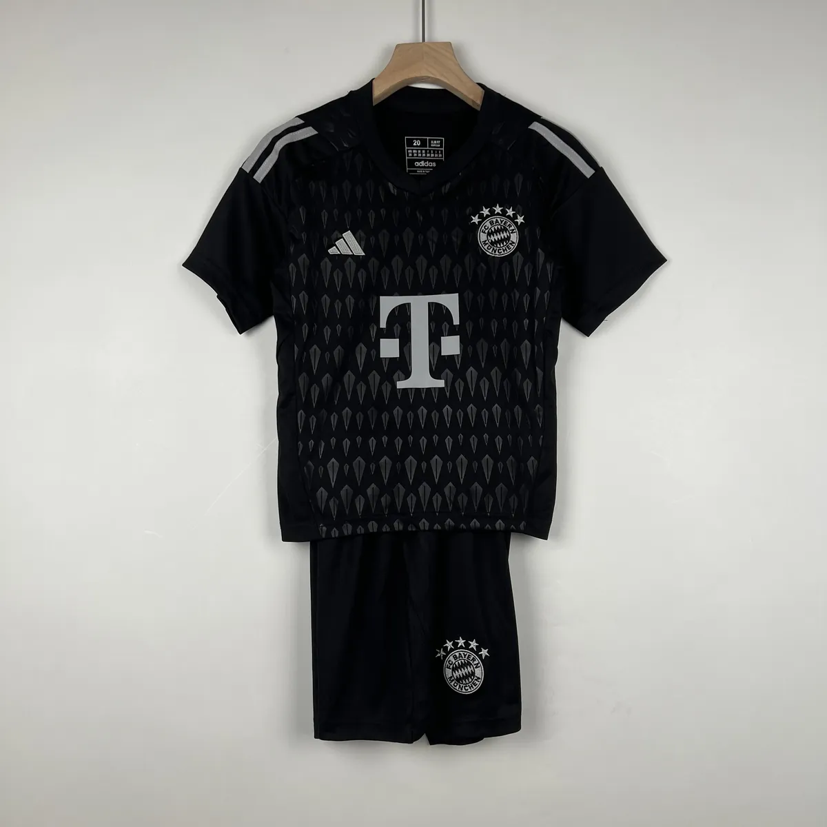 23-24 Kids Goalkeeper Bayern Munich Size 16-28 10