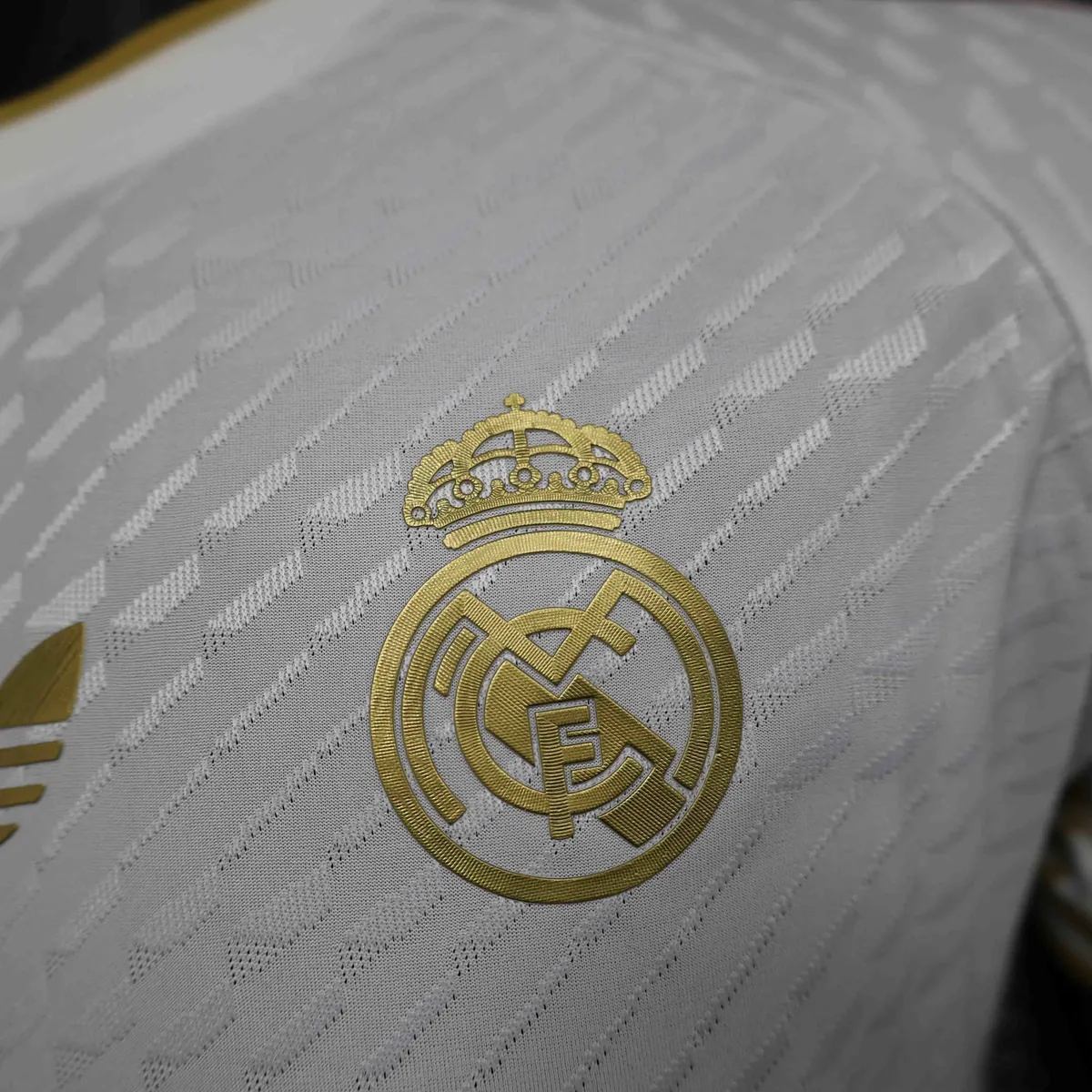 24-25 Real Madrid Gold Dragon Special Edition Player Version Shirt AAAAJersey Supplier Yupoo 3
