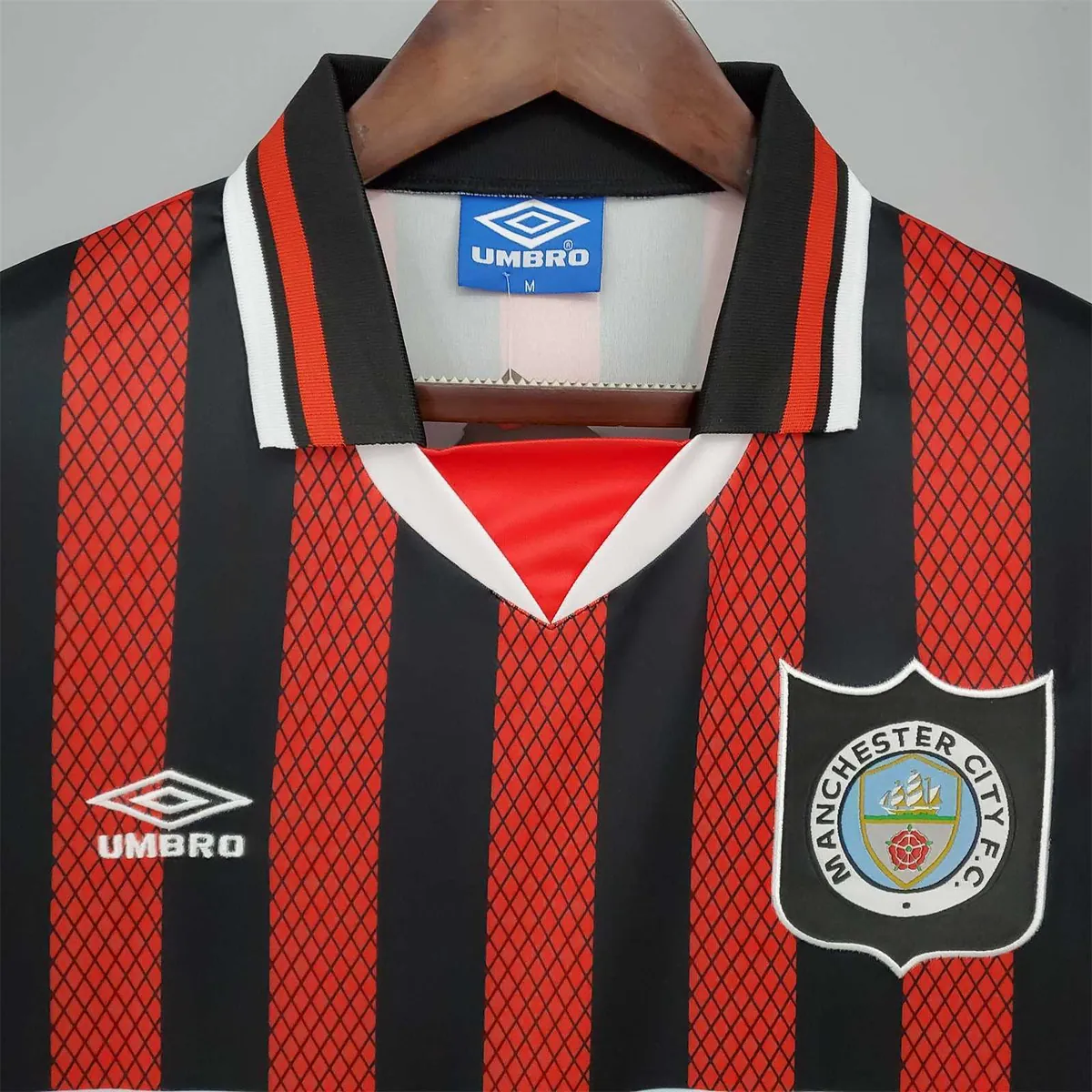 94-96 Manchester City away 7