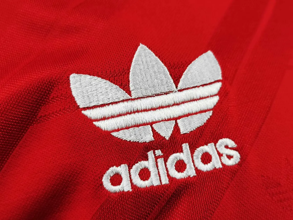 86-88 Manchester United home 5