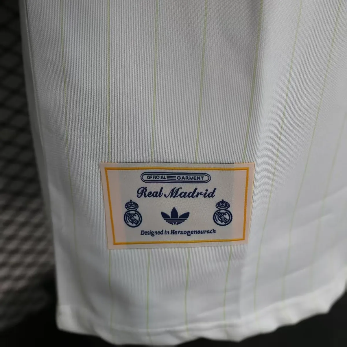 25-26 Real Madrid Casual Retro Style Football White Shirt Apparels AAAAJersey Dropship Yupoo 3
