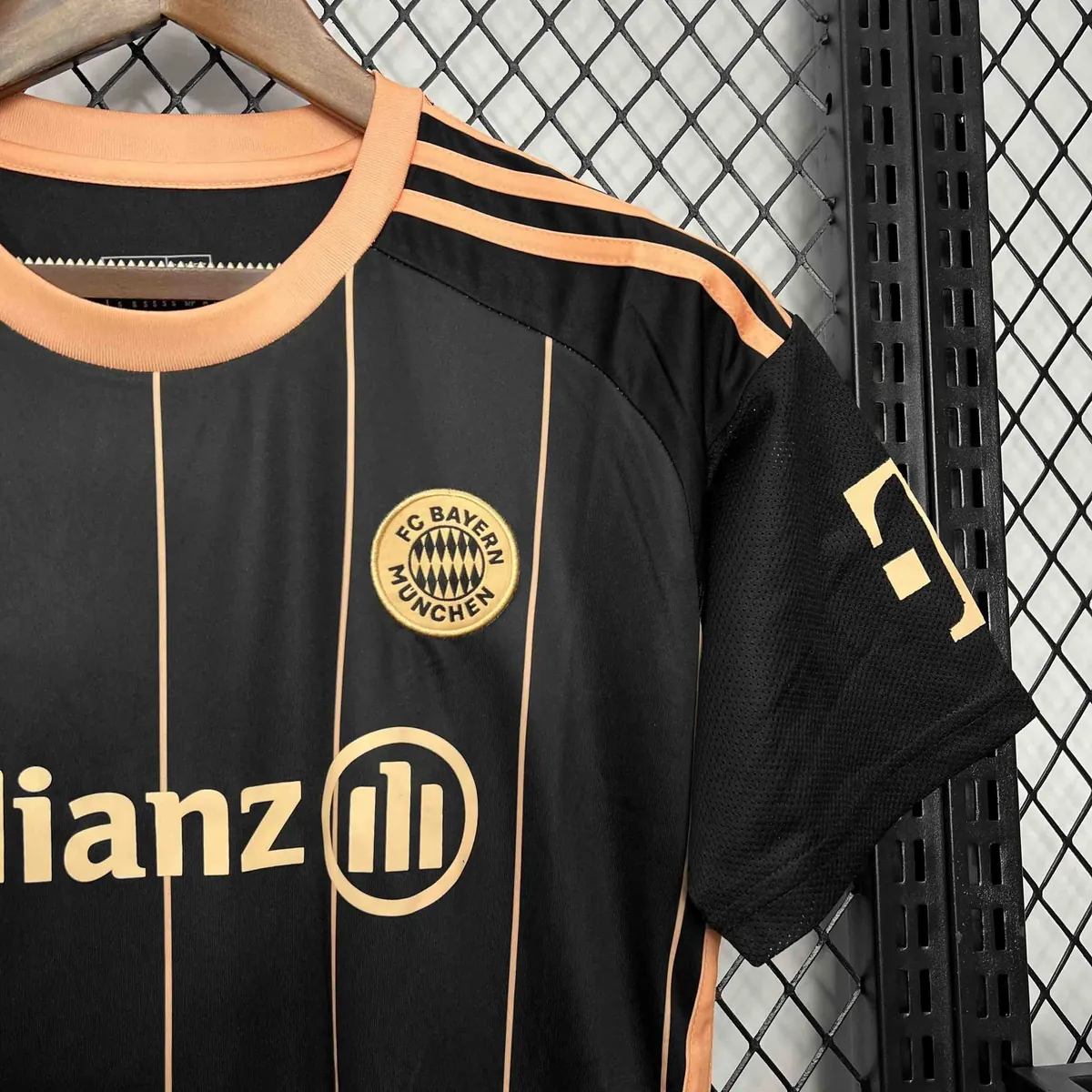 24-25 Bayern Munich Special Edition Black Kit Soccer Uniform AAAAJerseys Dropshipping Yupoo 5