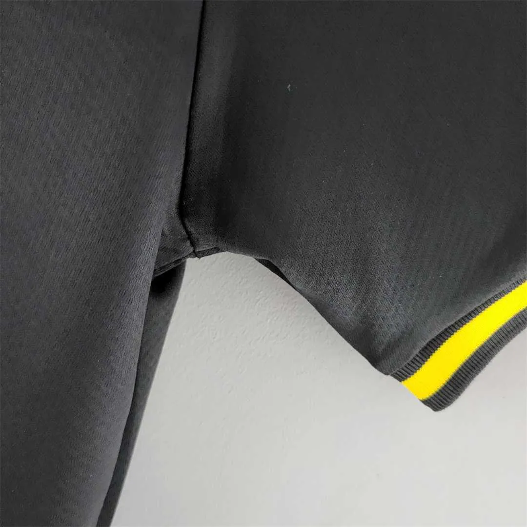 22-23 Dortmund away 10