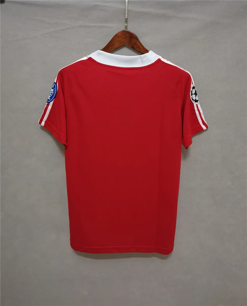 01-02 Bayern Munich Champions League home red 8