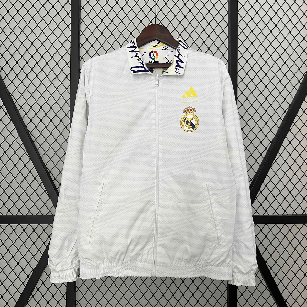 23-24 Real Madrid Trench Coat Reversible Windbreaker Double-Sides Jacket AAAAJersey Yupoo 9