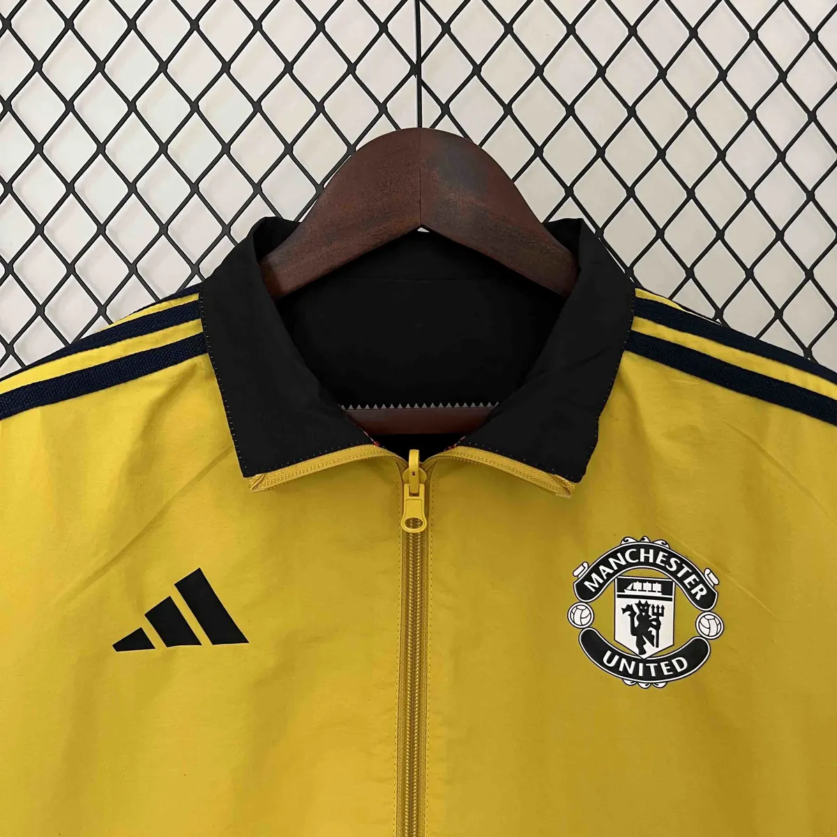 2024 Manchester United Trench Coat Reversible Windbreaker Jacket Soccer AAAAJersey Yupoo 8