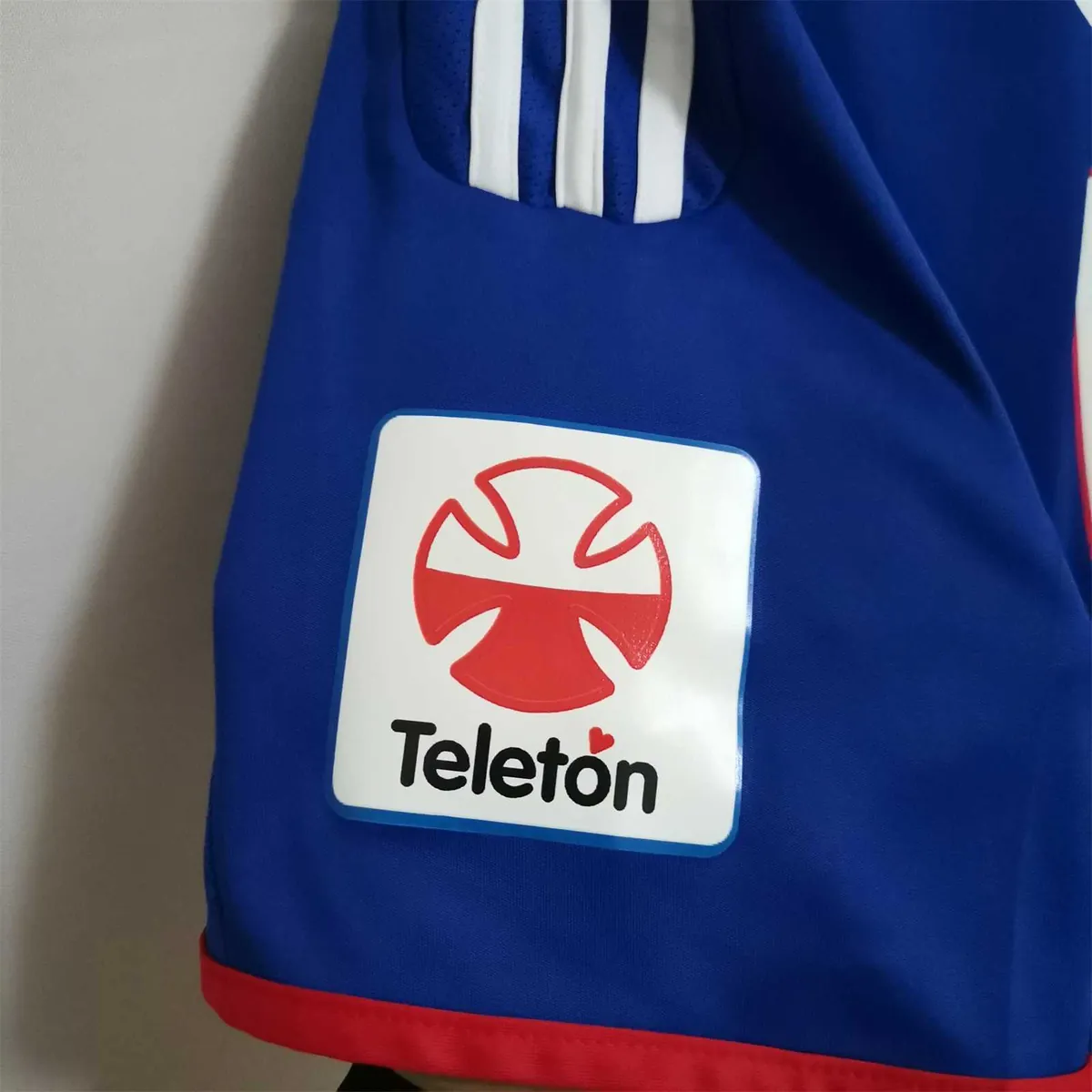 2011 University of Chile home 12
