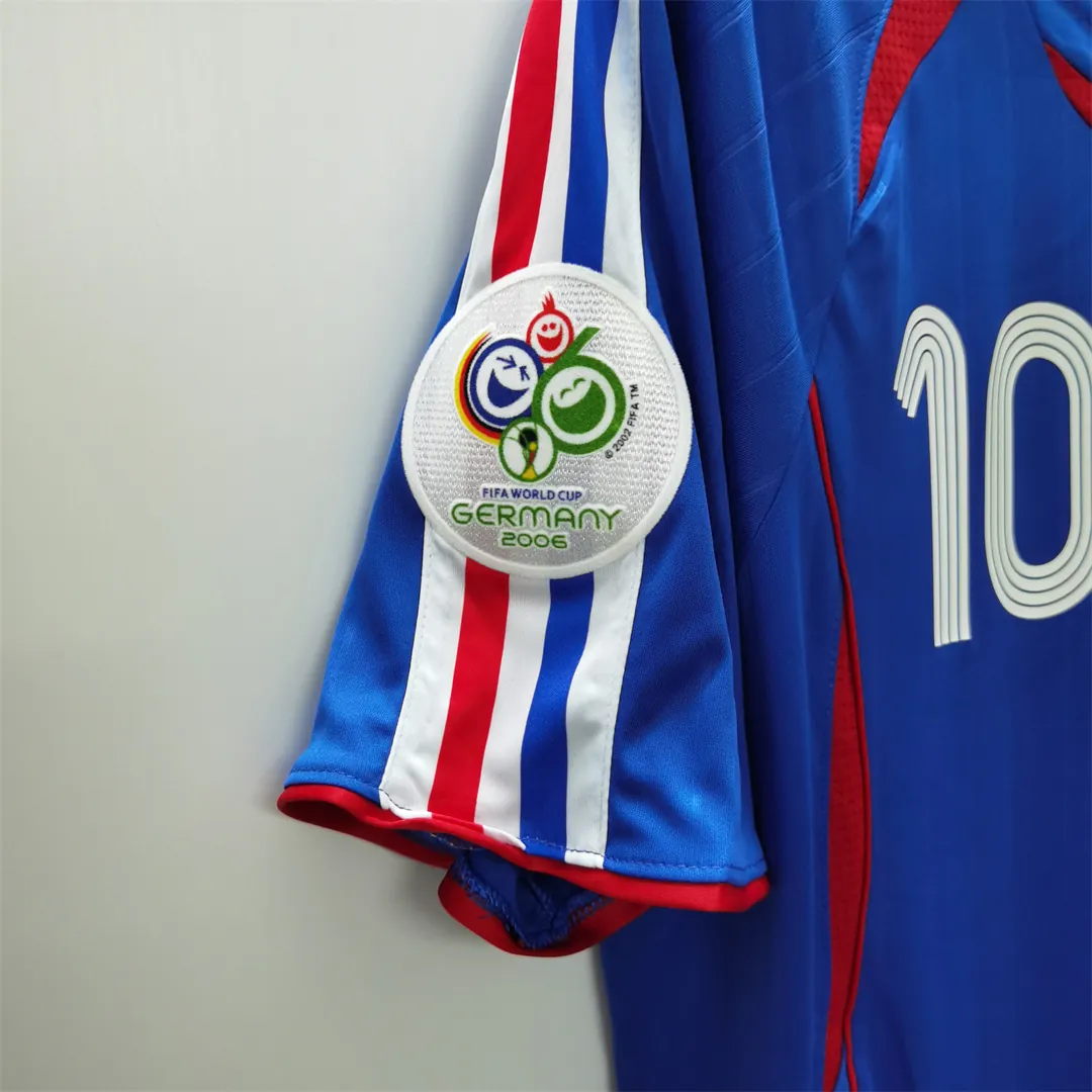 2006 France home 10