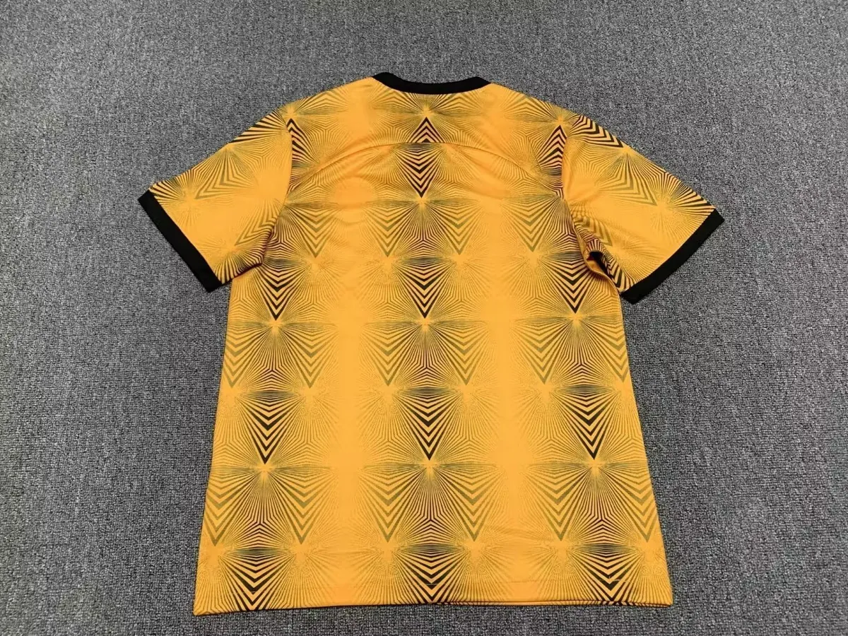22-23 Kaizer Chiefs home 1