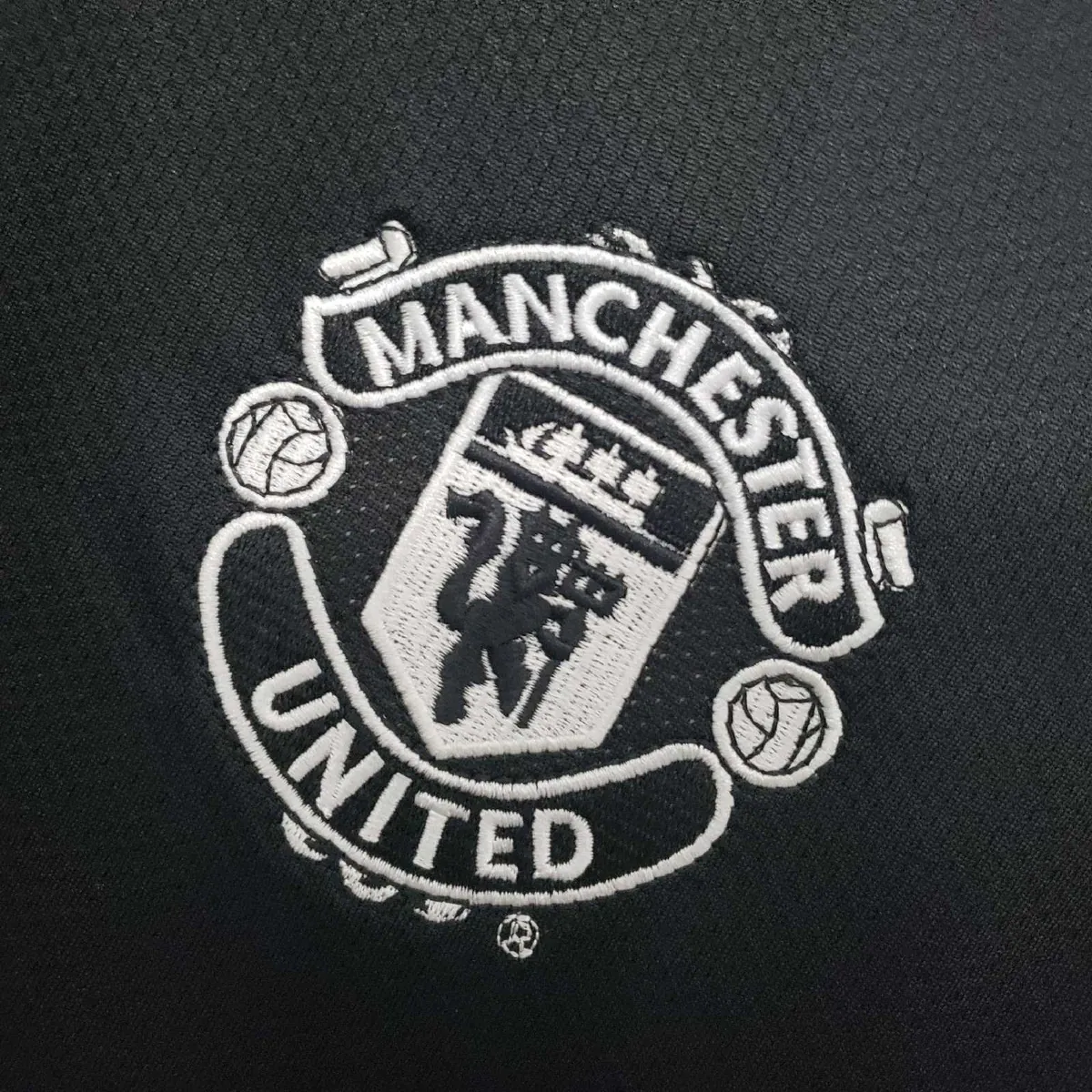 00-02 Manchester United goalkeeper black 8