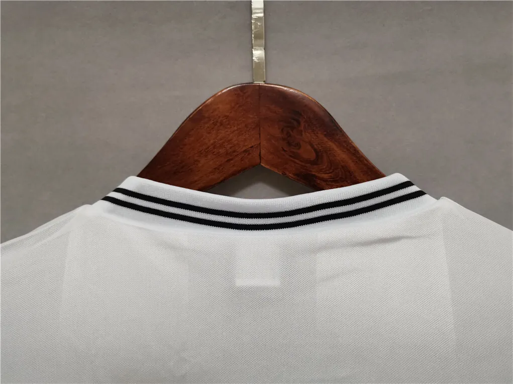 81-82 Tottenham Hotspur home white 5
