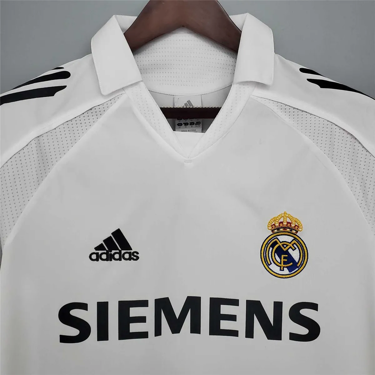 05-06 Real Madrid home 7