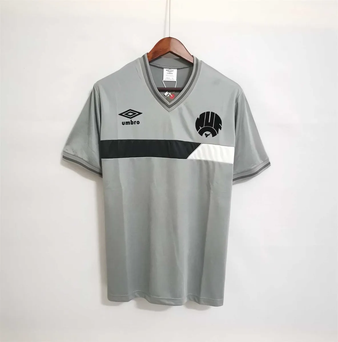 86-87 Newcastle grey away 8