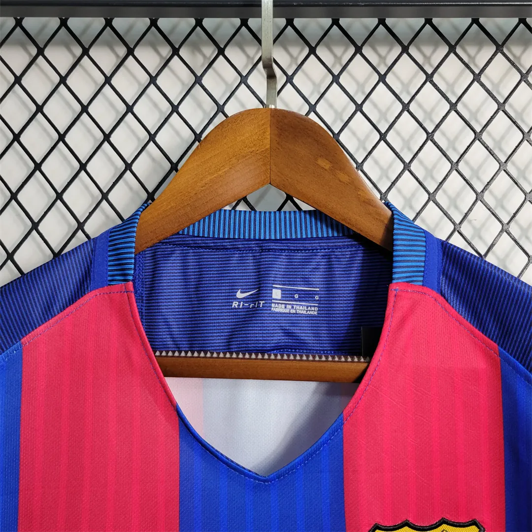 16-17 Barcelona home 9