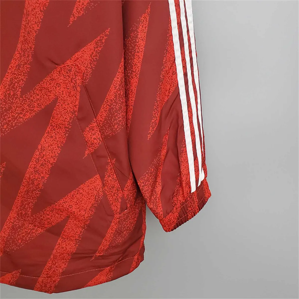 21-22 Manchester United red windbreaker 5