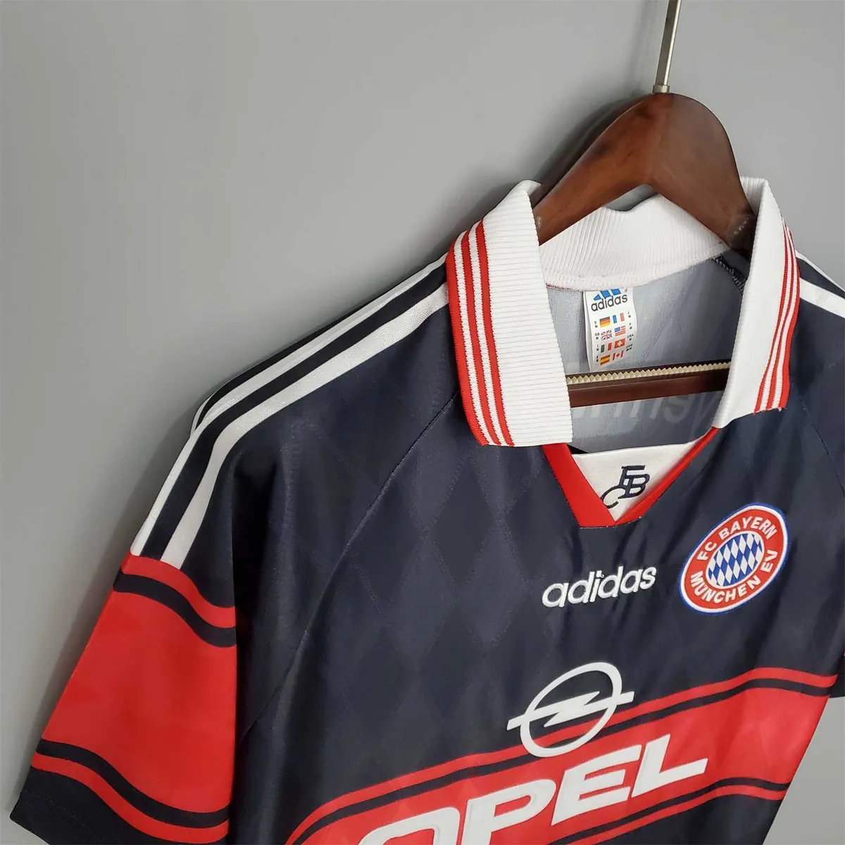 97-99 Bayern home 1
