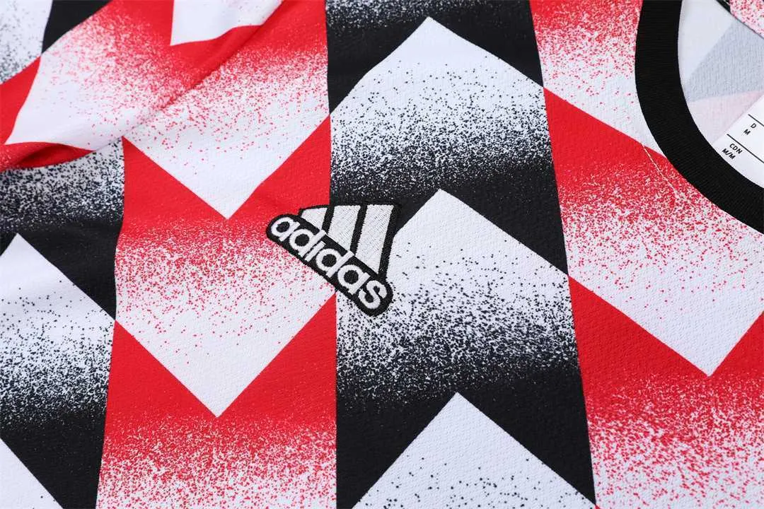 22-23 Manchester United training suit short sleeve kit red black and white color matching 18