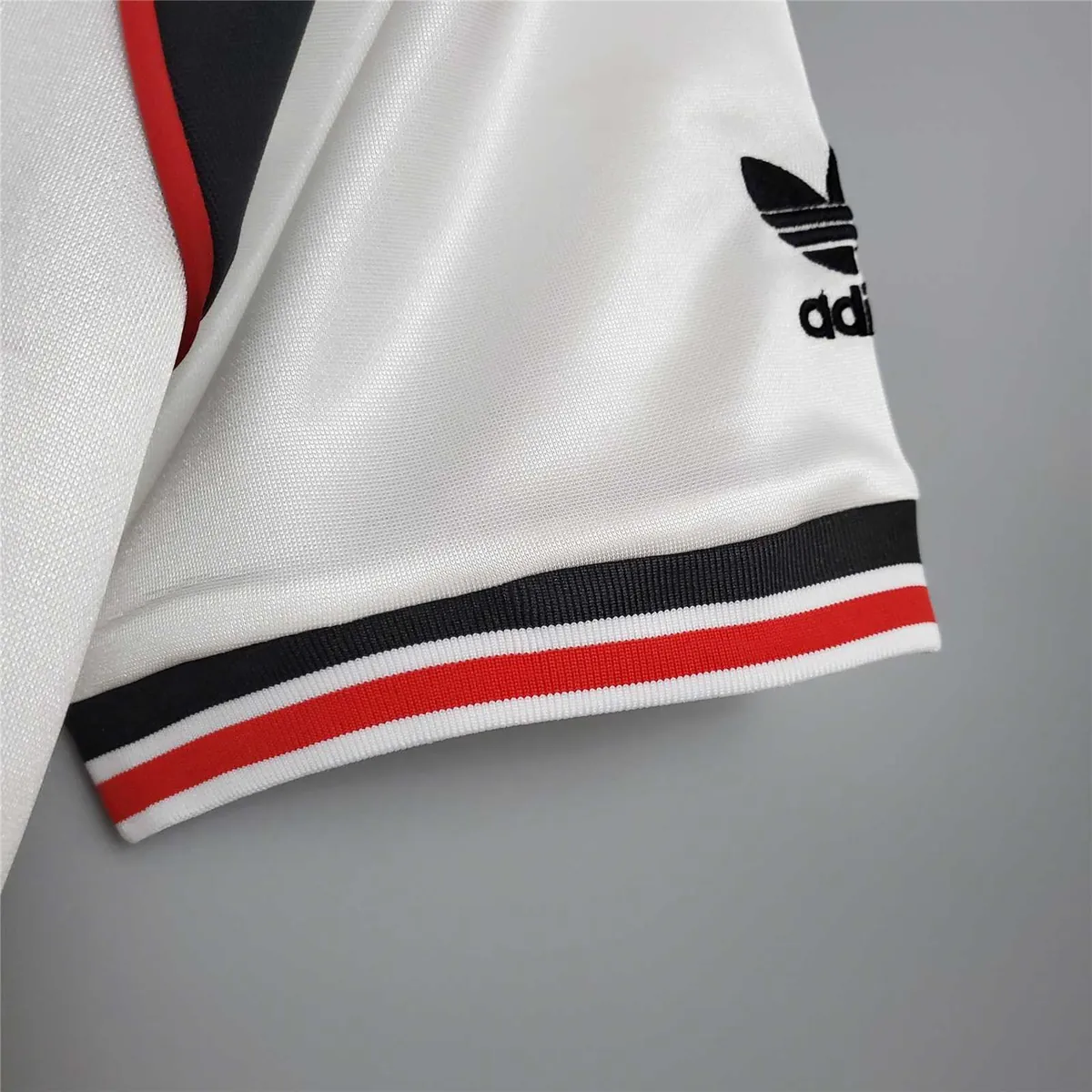 85-86 Manchester United away 5