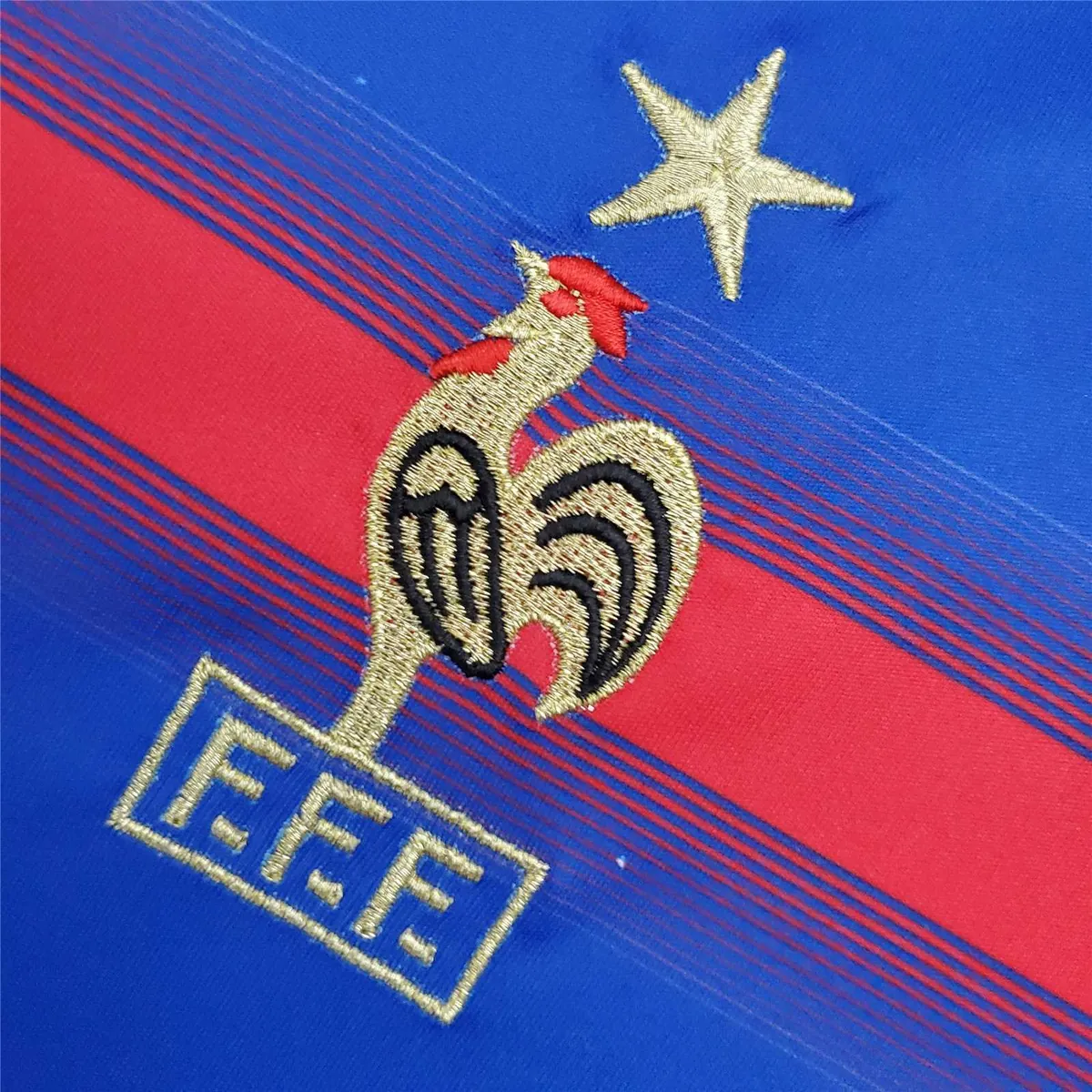 2004 France home 3