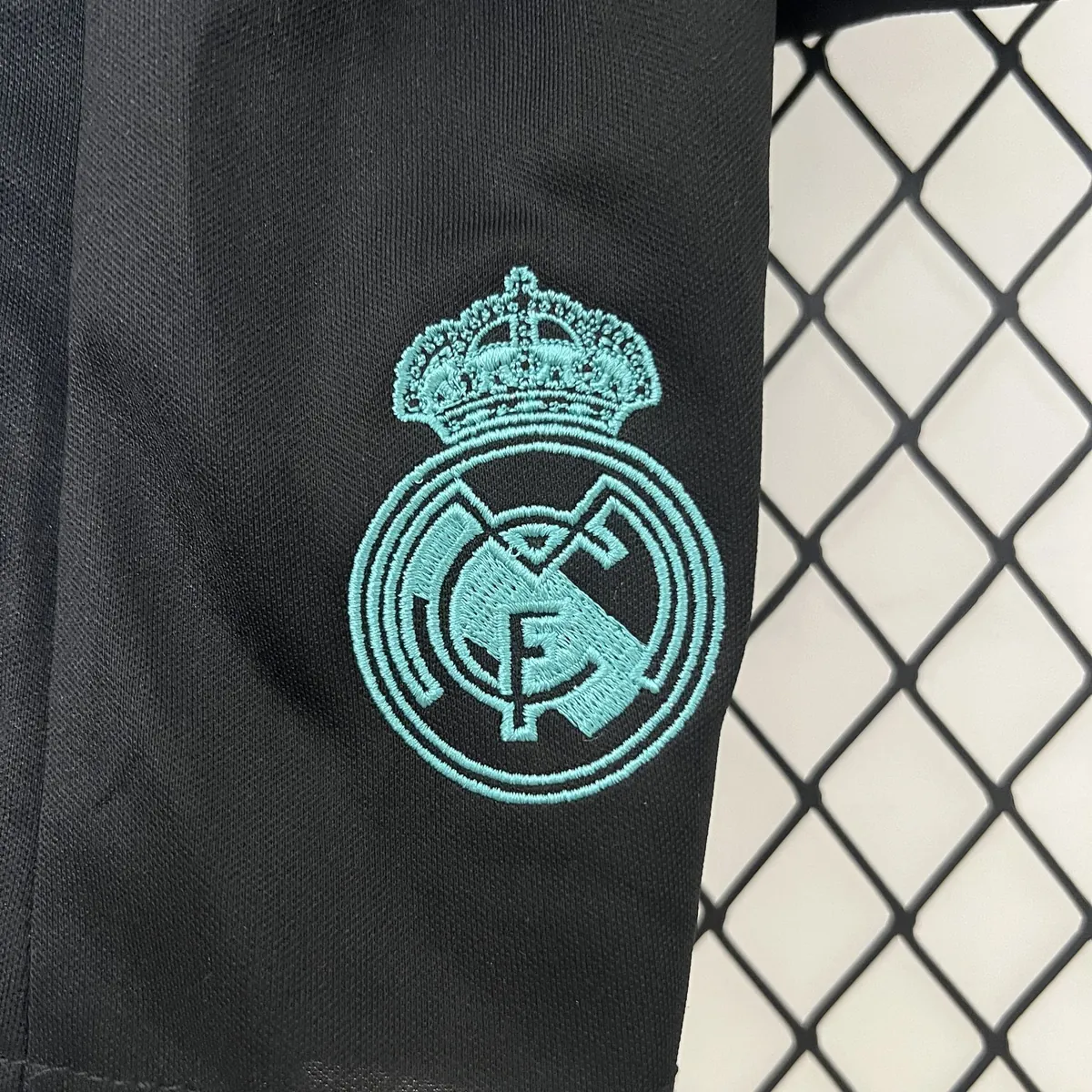 17-18 Real Madrid Away Retro Kid Kits Youth Apparels AAAAJersey Wholesale Yupoo 5