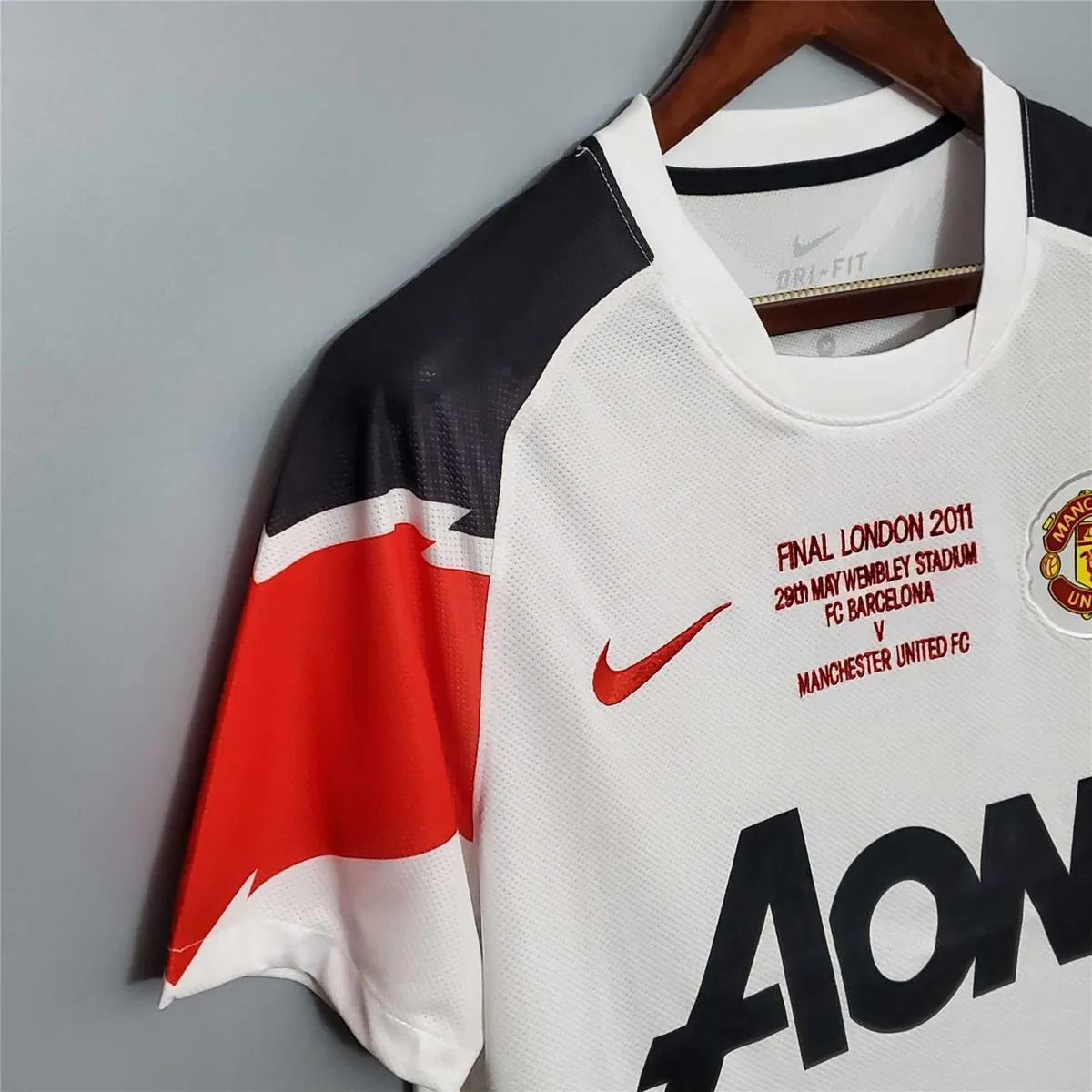 10-11 Manchester United in the Champions League version away 5
