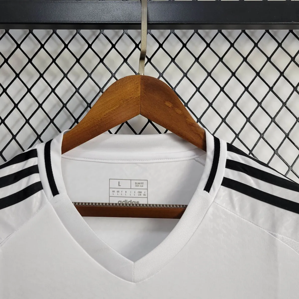 24-25 Real Madrid Home Long Sleeve Kit Football Apparels AAAAJersey Wholesale Yupoo 6