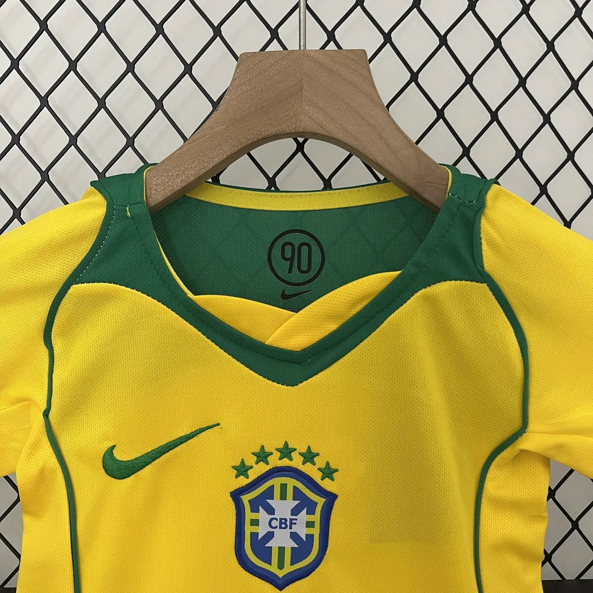 2004 Brazil Home Retro Kid Kits Youth Apparels AAAAJersey Wholesale Yupoo 2