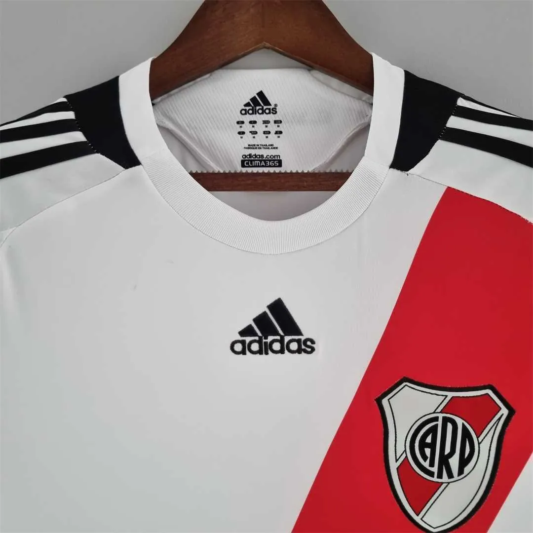 09-10 River Plate home 4