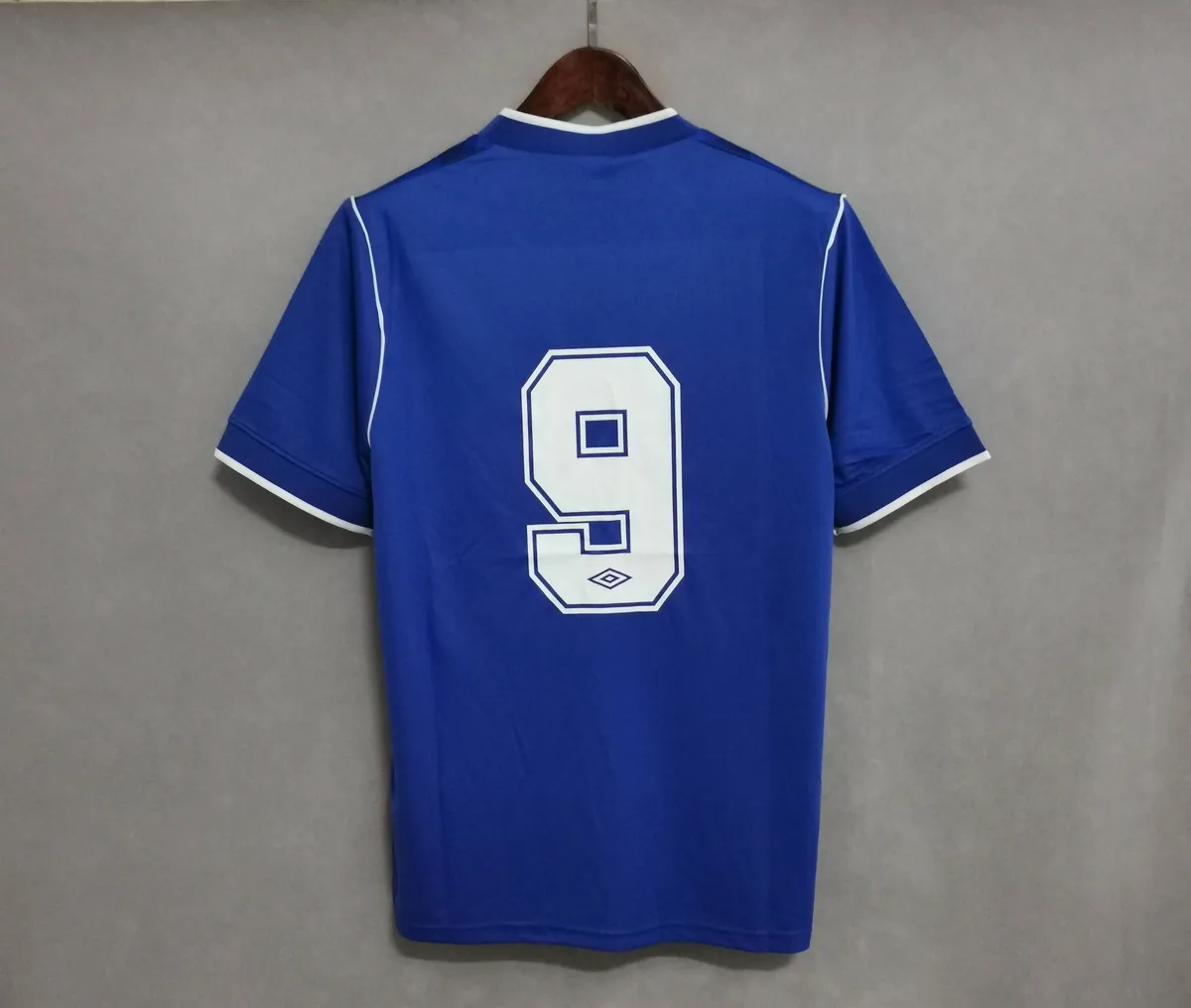 86-87 Everton home blue 5