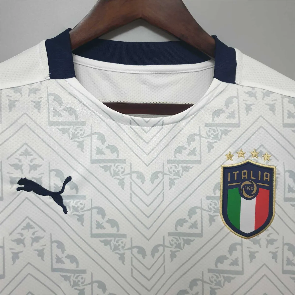 2020 Italy away white 3