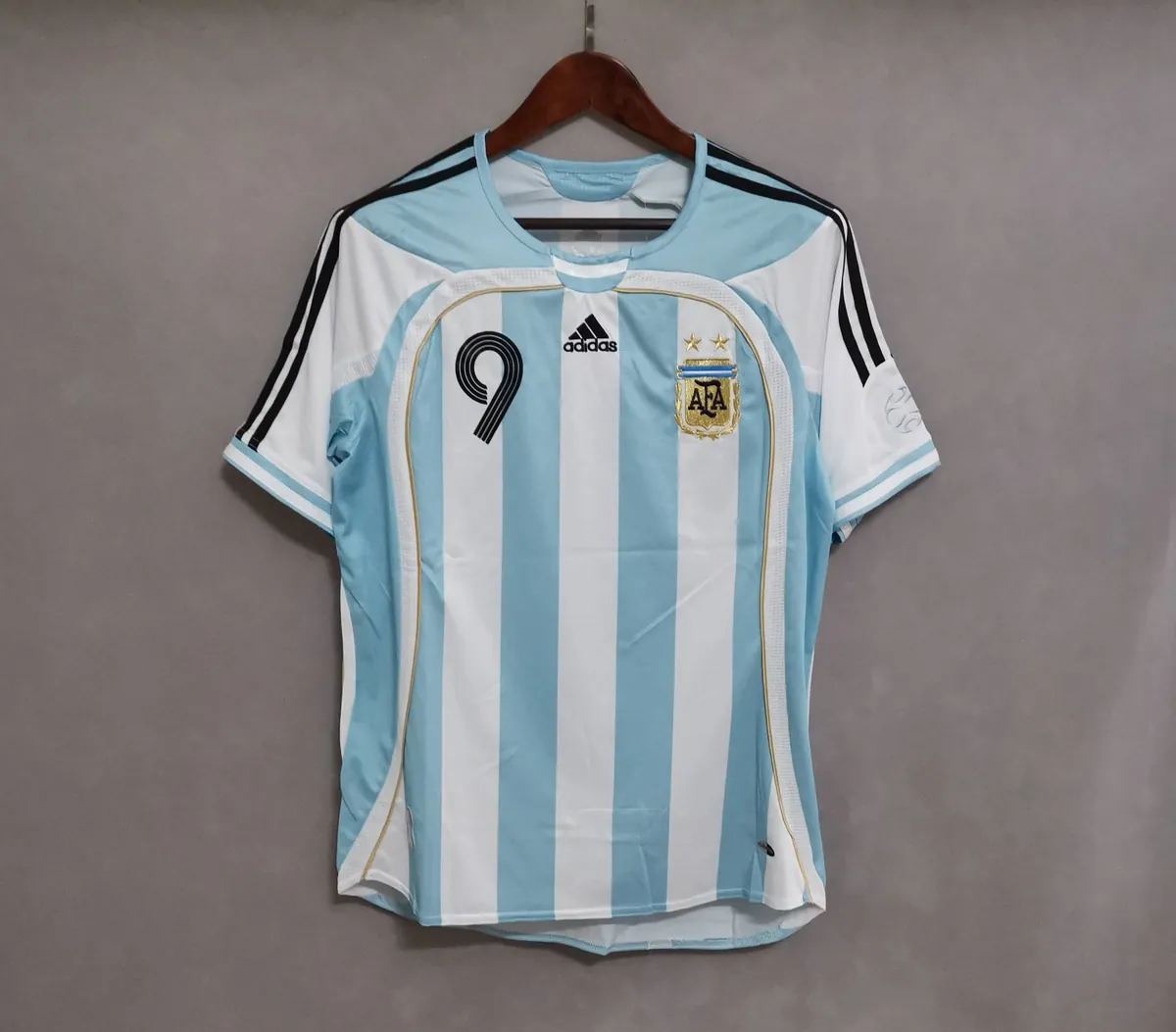 2006 Argentina home 13