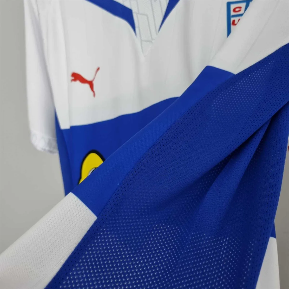 2009 La Católica home 7