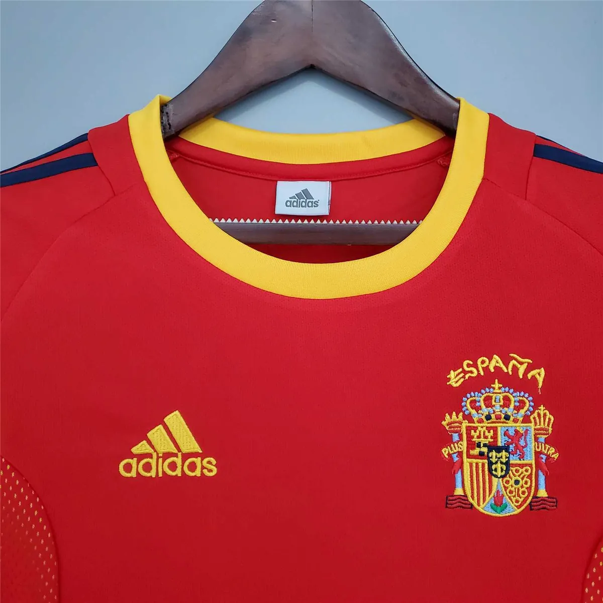 2002 Spain home red 1