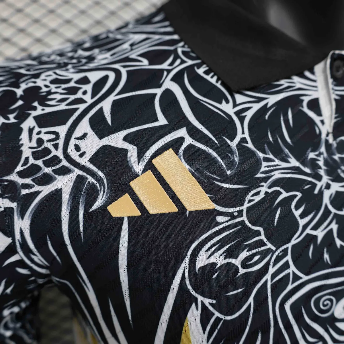 24-25 Real Madrid Black Dragon Special Edition Kit Player Version Shirt Football AAAAJersey Sup 5