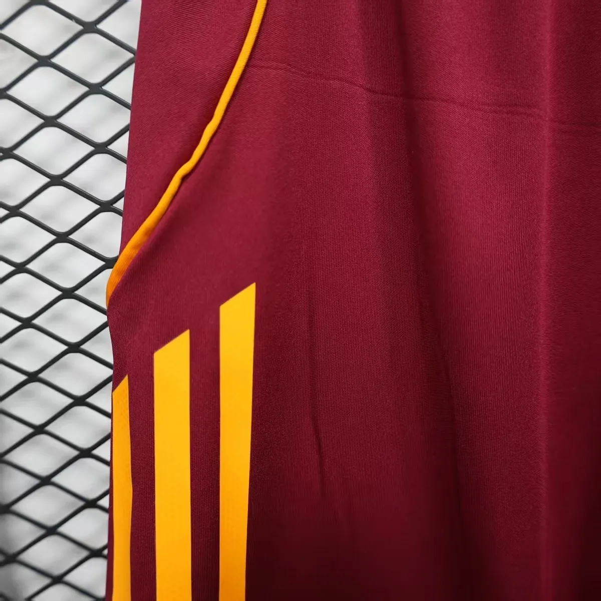 25-26 AS Roma home pants player version Shorts Football Uniform AAAAJerseys Dropshipping Yupoo 2