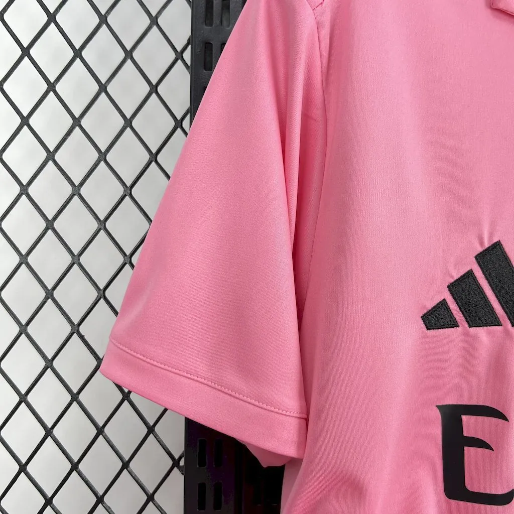 25-26 Real Madrid OG Pink Special Edition T-Shirt AAAAJersey Dropship Yupoo 2