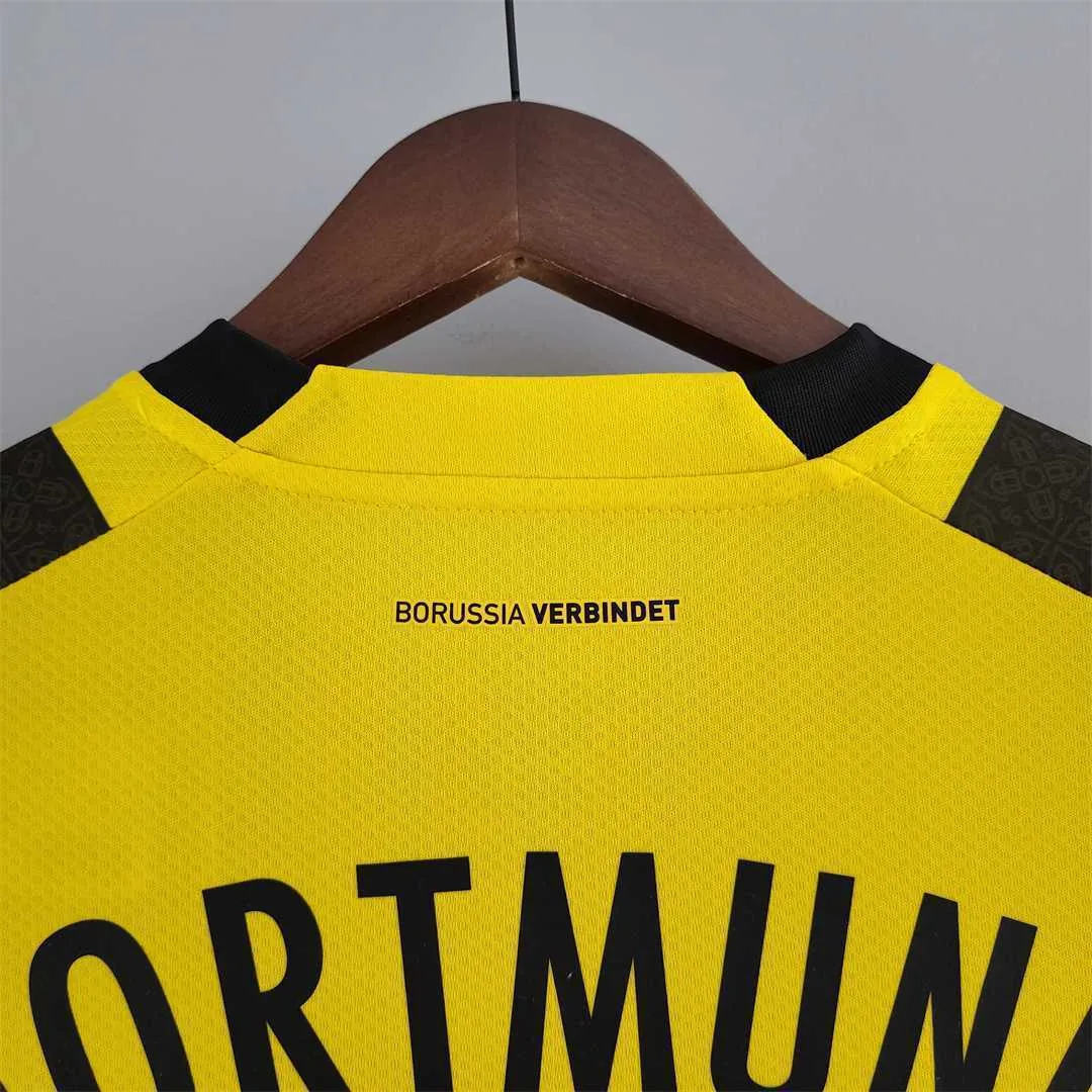 22-23 Dortmund home 7