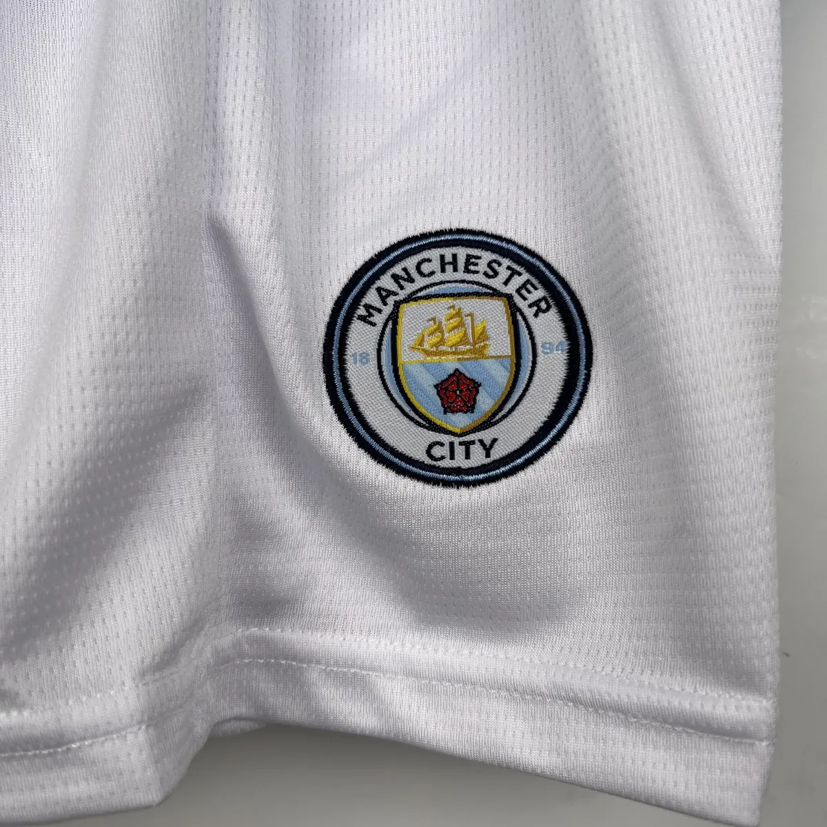23-24 Kids Manchester City home size 16-28 8