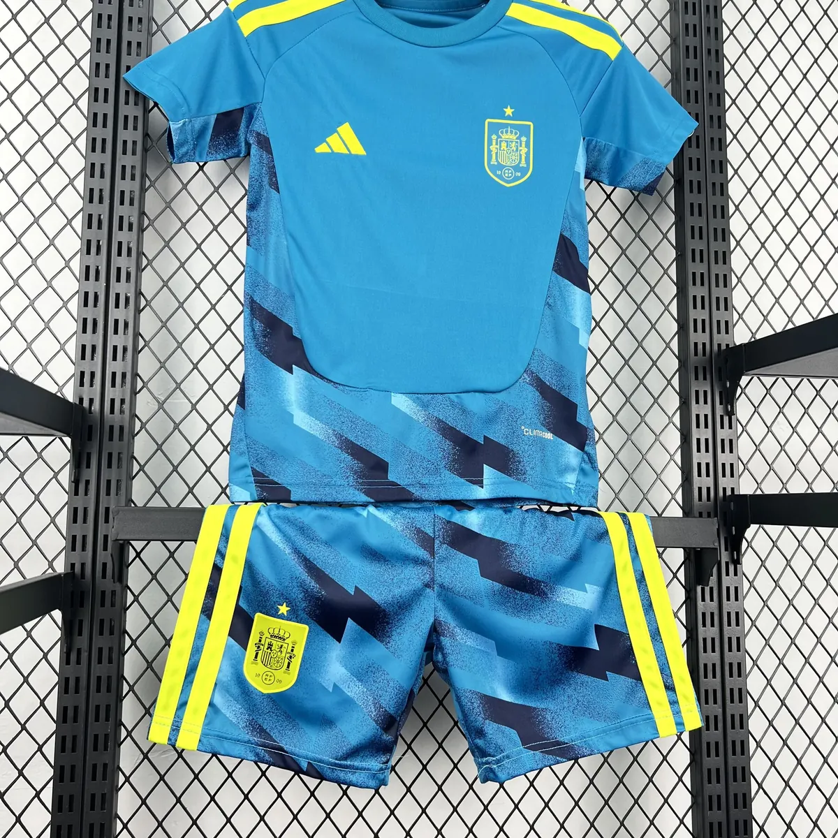 2026 World Cup Spain Goalkeeper Kids Kit Soccer Youth Apparels AAAAJersey Supply Yupoo 6 4