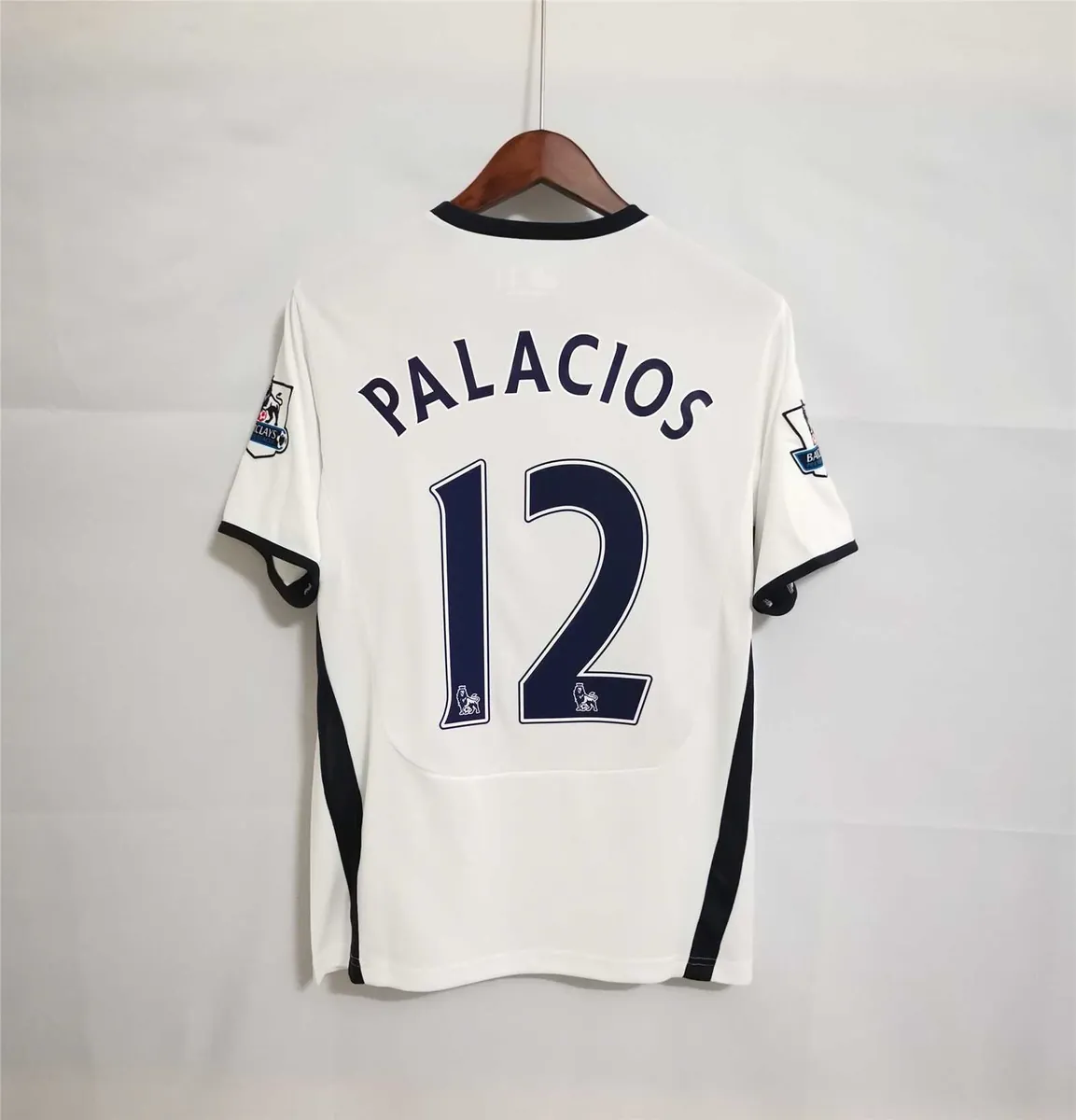 08-09 Tottenham Hotspur home 4