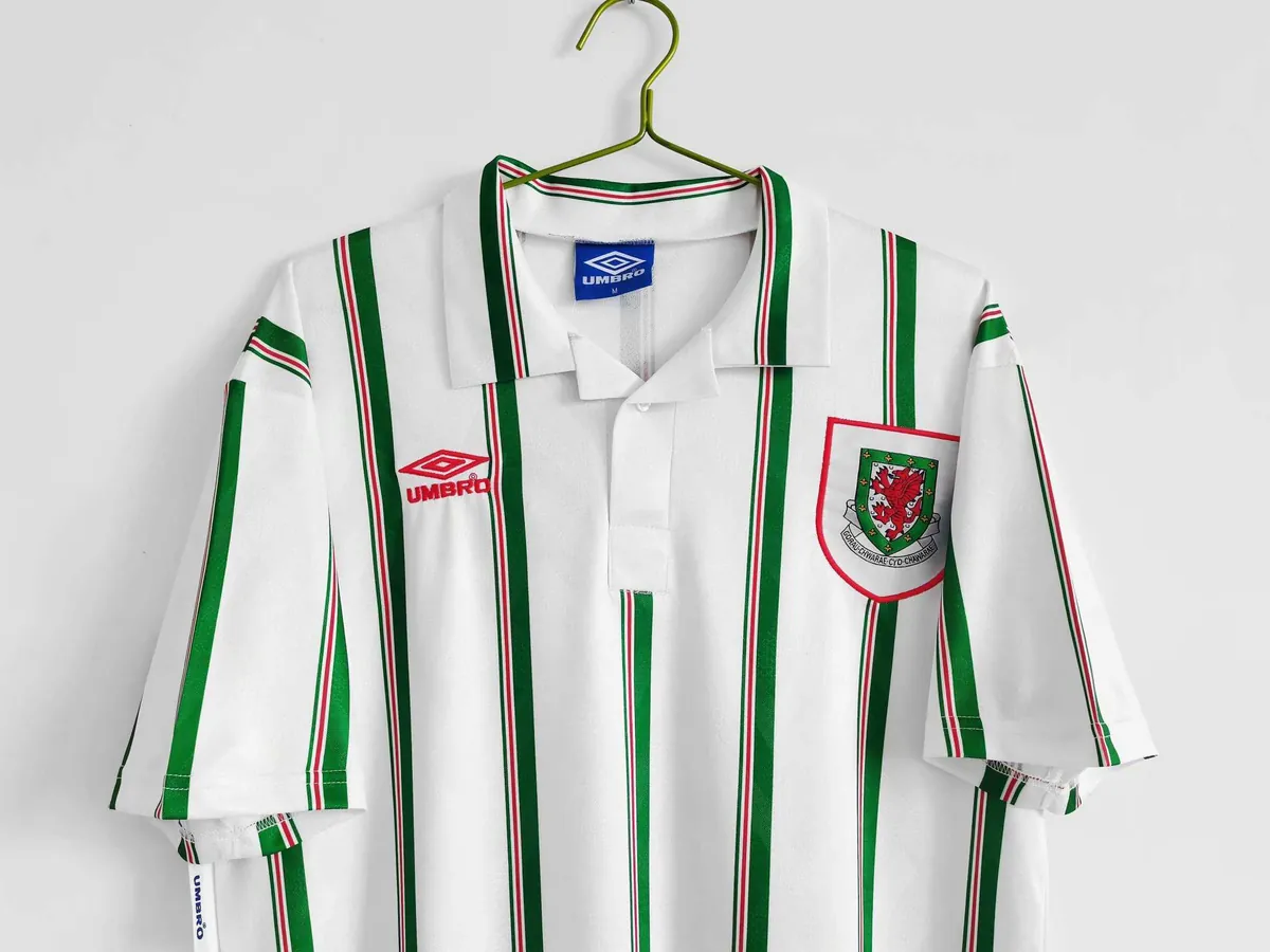 93-95 Wales away 9