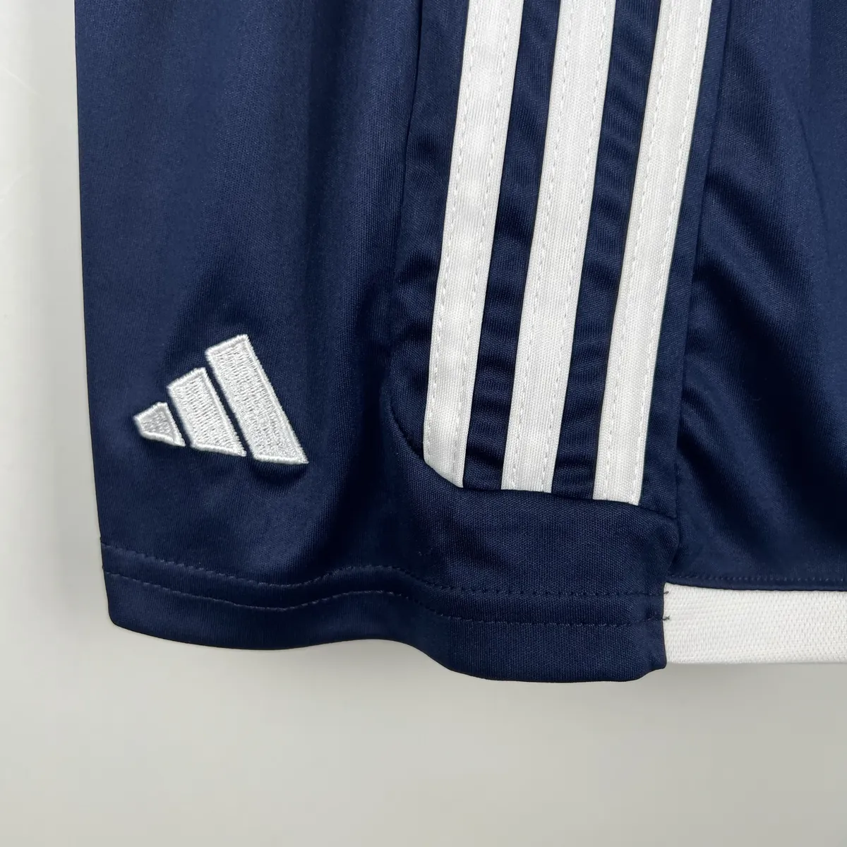 23-24 Kids Ajax away size 16-28 9