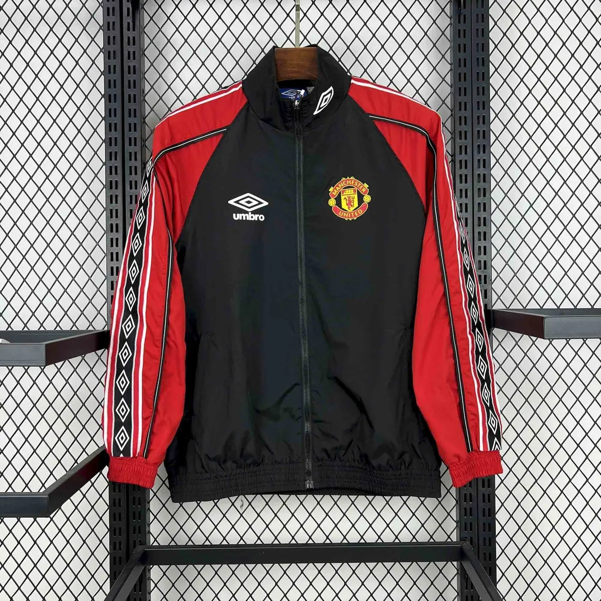 24-25 Manchester United Black&Redl Windbreaker Jacket AAAAJersey Supplier Yupoo 6