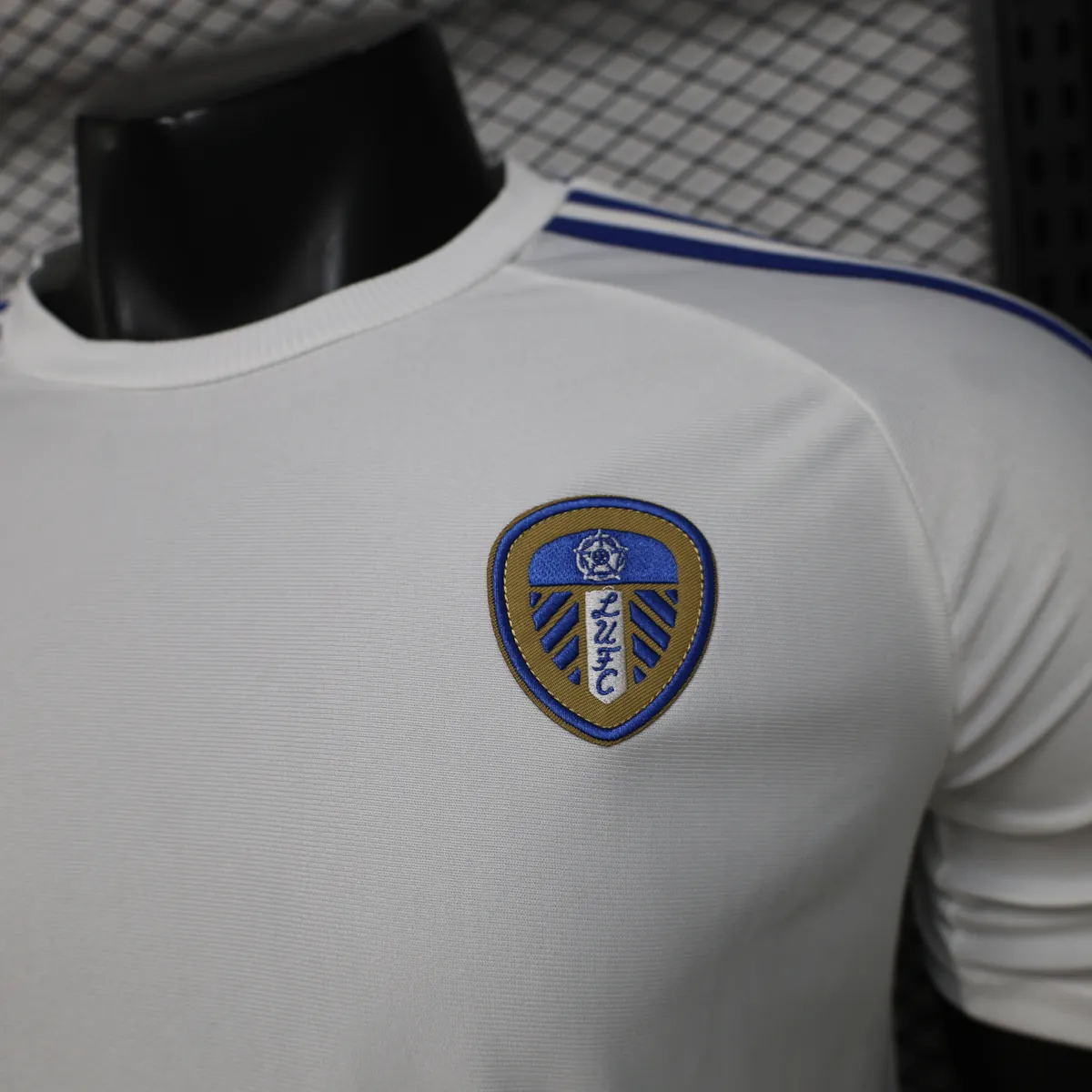 26-27 Leeds United Mens Retro Style Football T-Shirt Apparels AAAAJersey Supply Yupoo 1