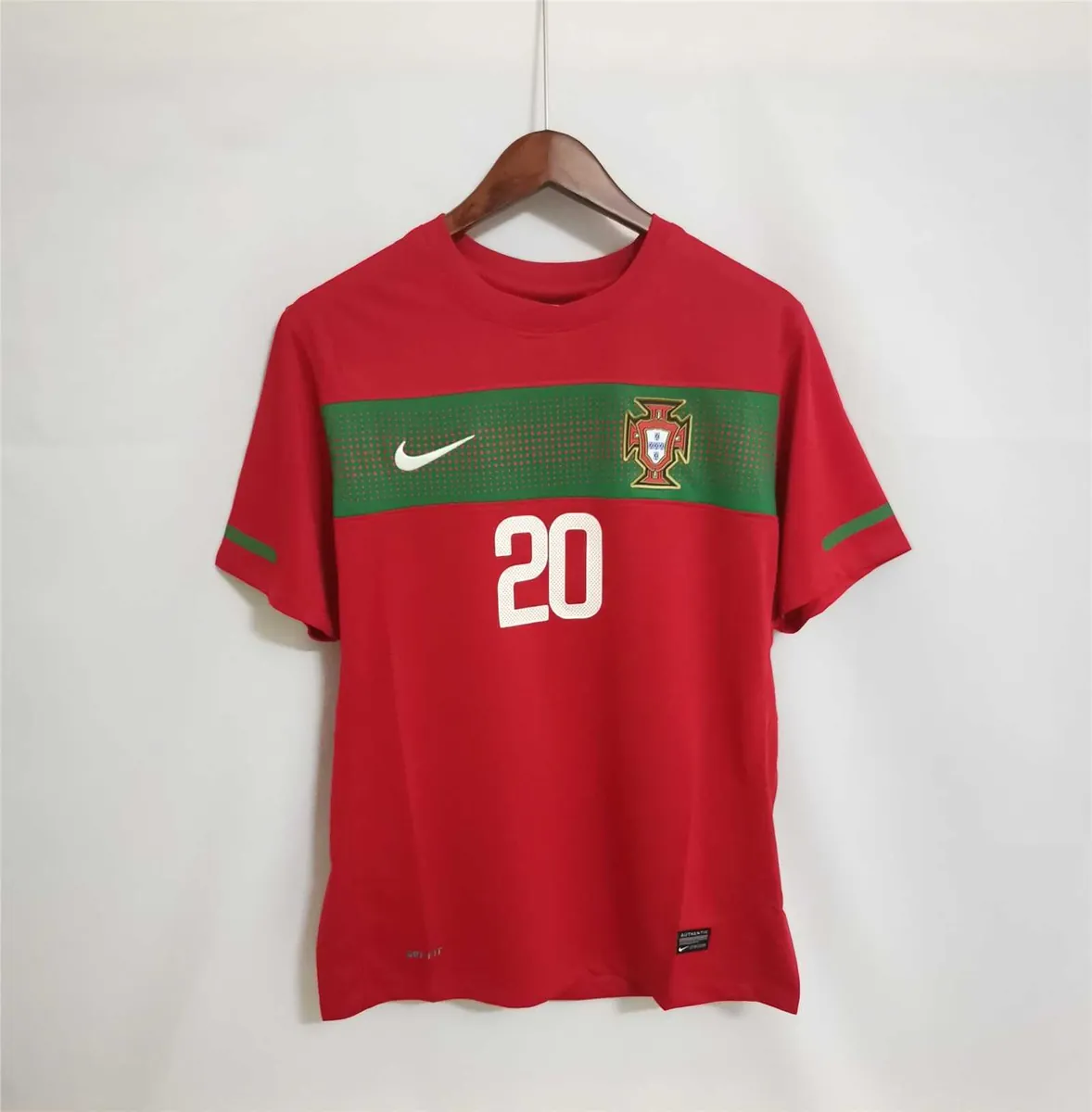 2010 Portugal home red 13