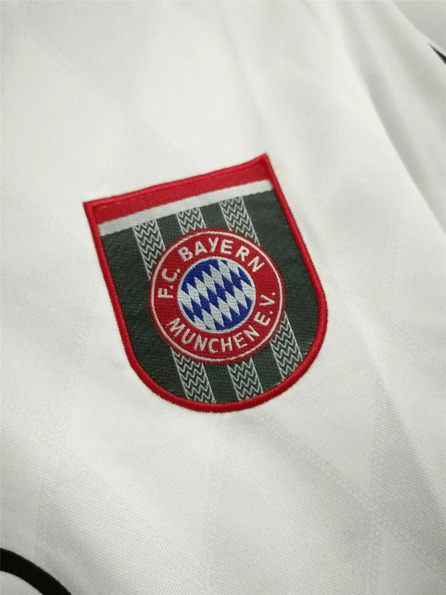 95-96 Bayern Munich white away 3