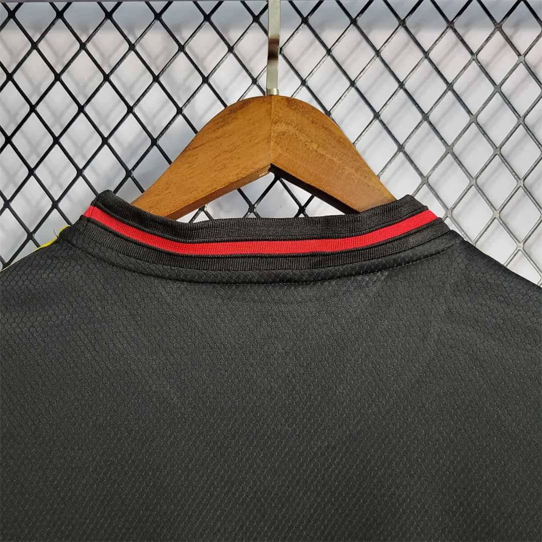 22-23 Belgium away 7