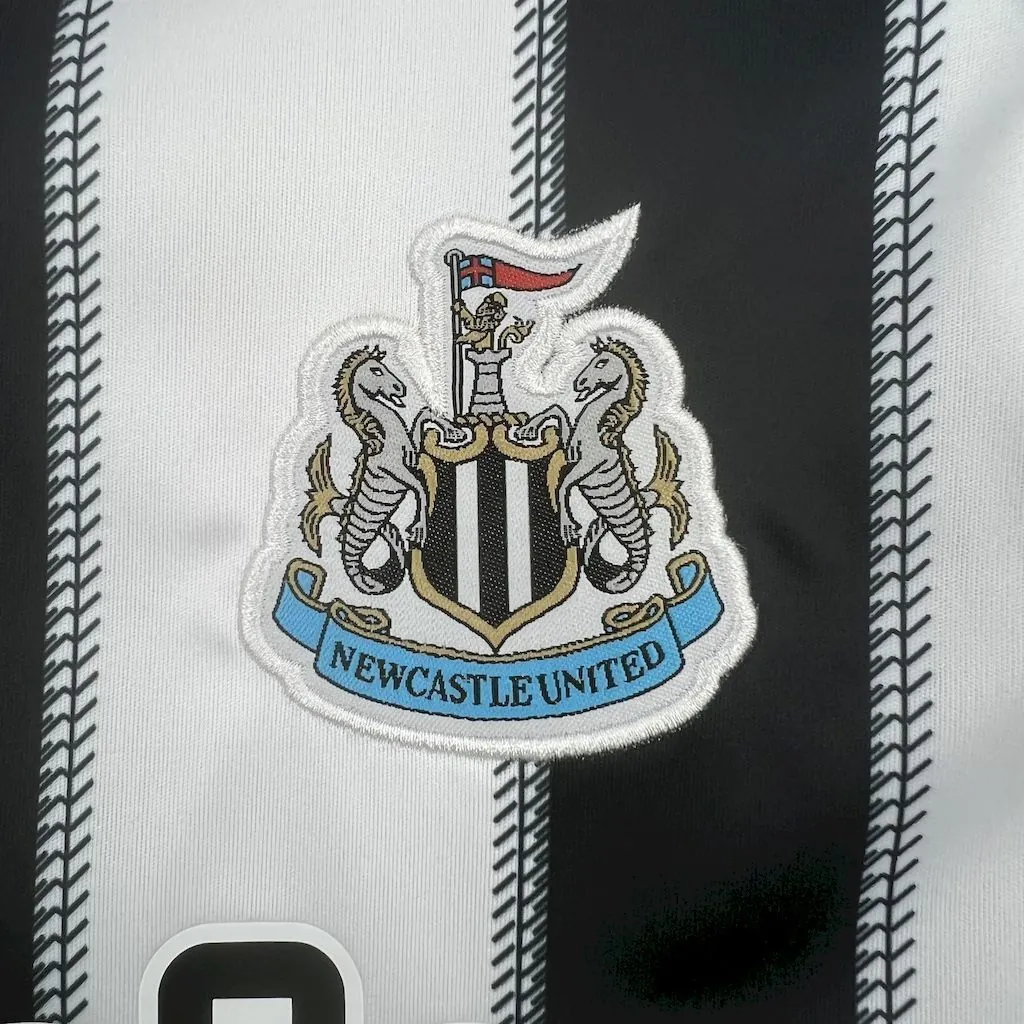 25-26 Newcastle United Home Kid Kits Youth Apparels Soccer AAAAJersey Yupoo 6